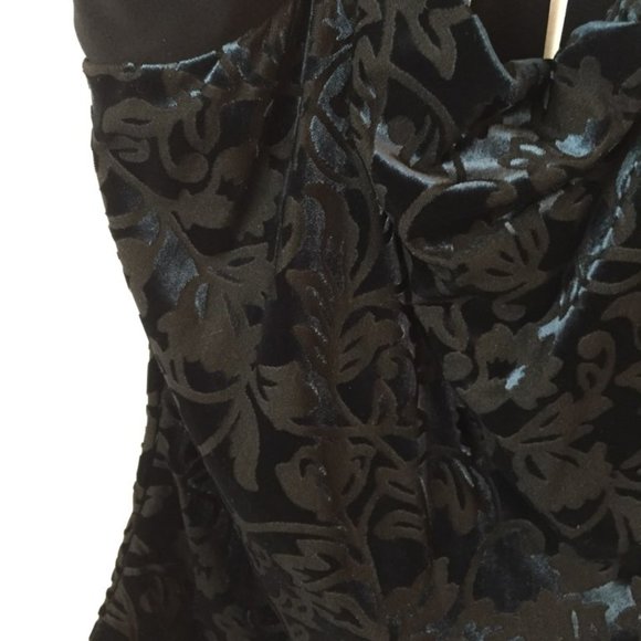 Suzanne's Halter Top - Picture 6 of 7